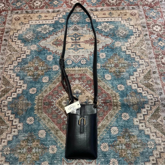 NWT Fossil• Vada Phone Bag in black leather - Picture 2 of 6